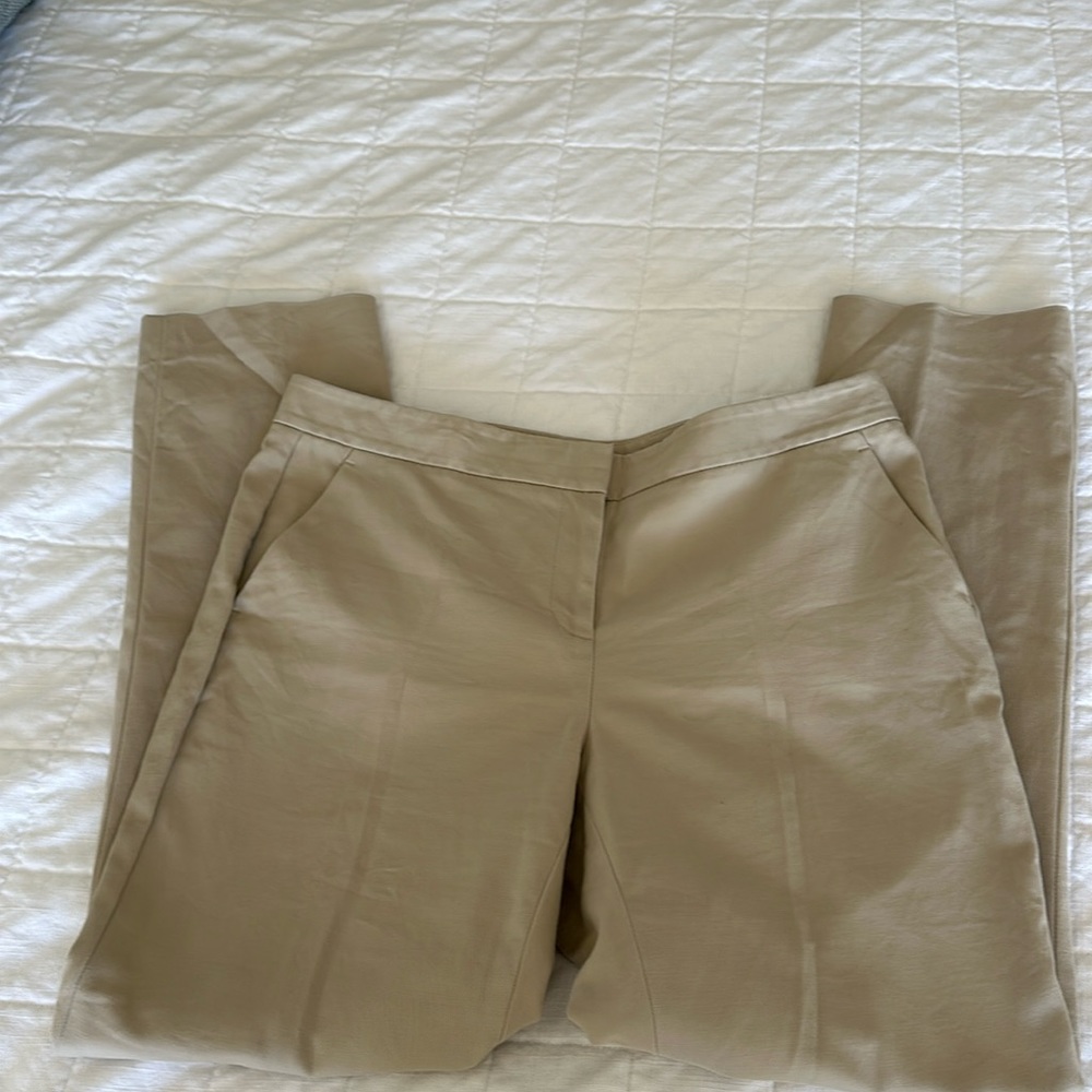 Vince Camuto size 8 tan capris, new without tags